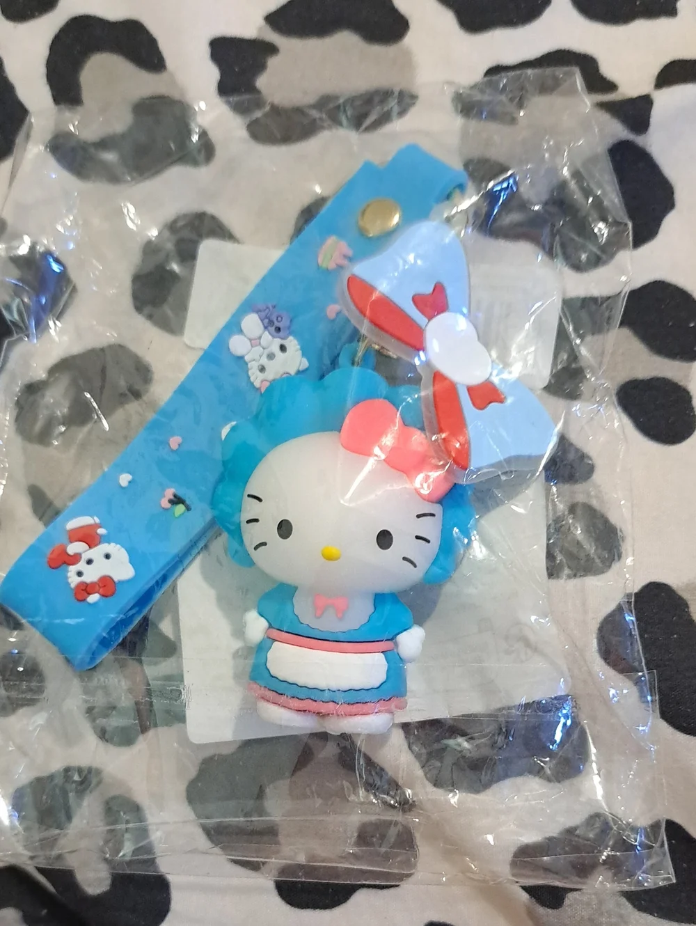 Hello Kitty loop smoke